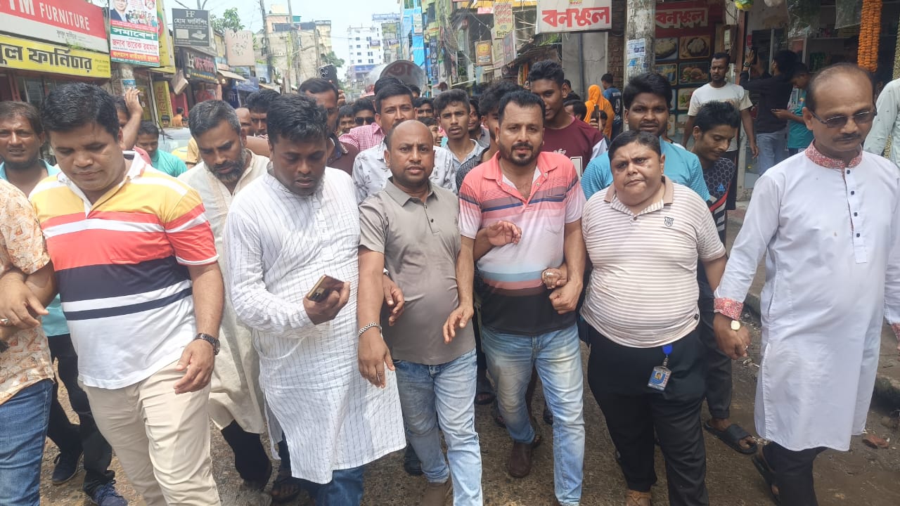 কিশোরগঞ্জ জেলা যুবদল নেতা আরিফুল ইসলাম সুজনের নেতৃত্বে বিক্ষোভ মিছিল অনুষ্ঠিত।