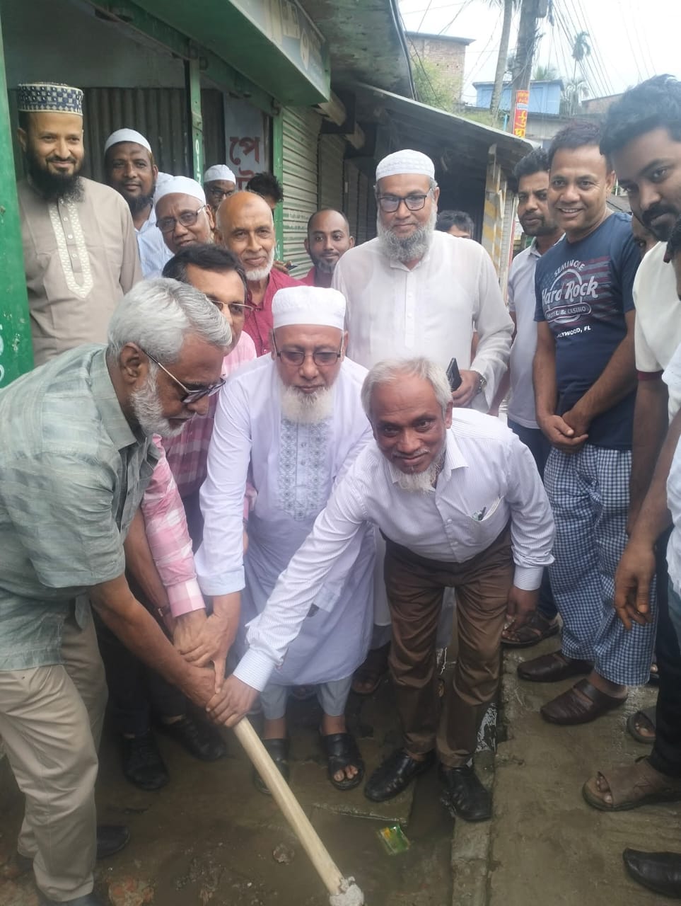 কিশোরগঞ্জে ৪১ লাখ টাকার ড্রেন নির্মাণ শুরু