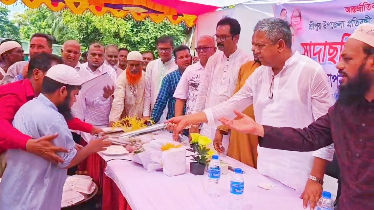 শ্রীপুরে দুই শতাধিক দৃষ্টিহীন প্রতিবন্ধীদের মাঝে  সাদাছড়ি ও খাবার বিতরণ 