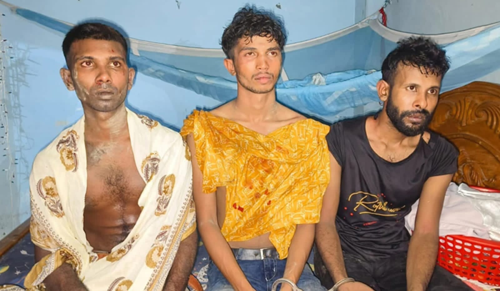 কালীগঞ্জে জনতা ধরলো স্বশস্ত্র তিন ডাকাতকে