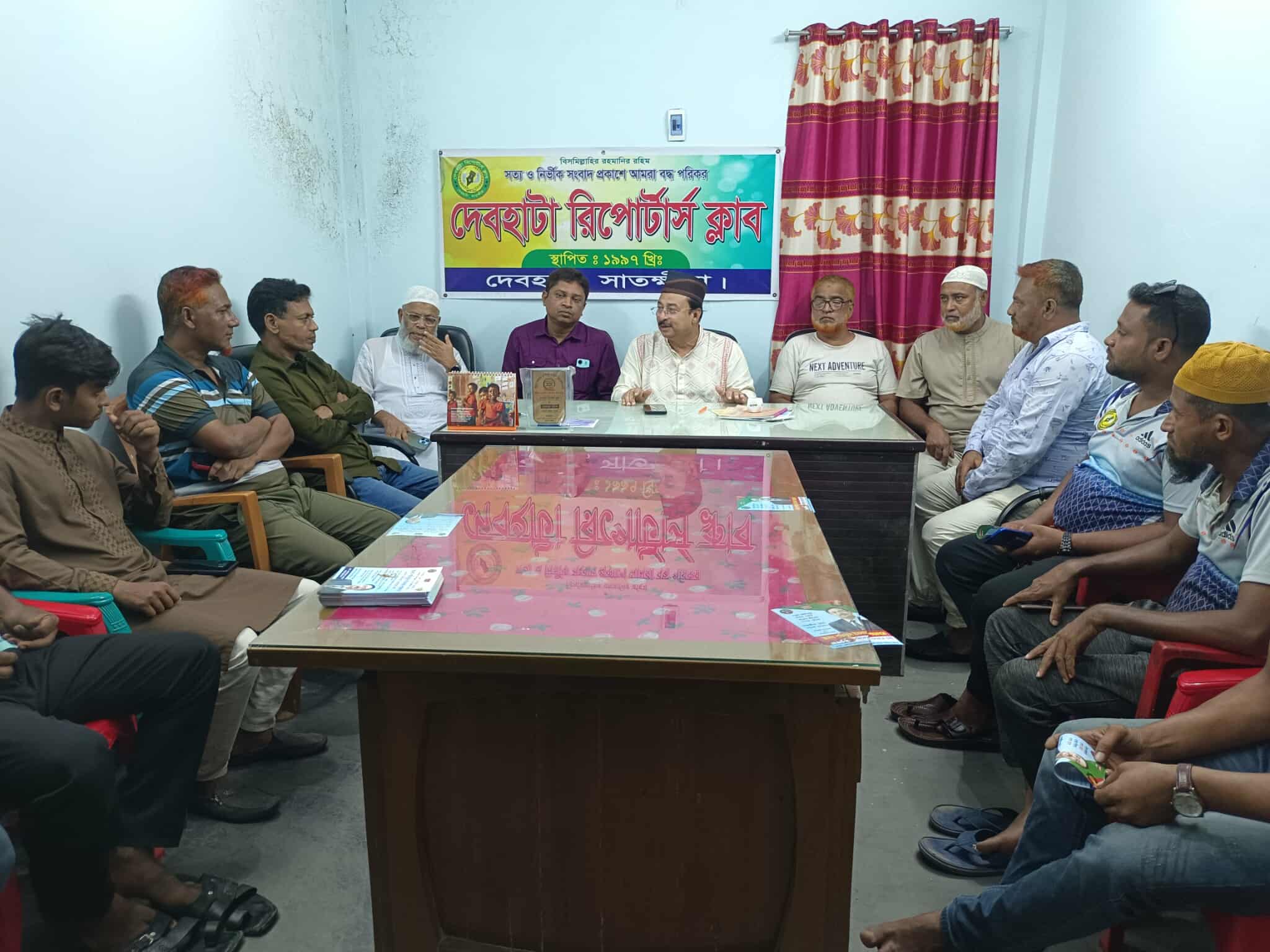 দেবহাটা রিপোর্টার্স ক্লাবে বিএনপির মনোনয়ন প্রত্যাশী শাহেদের মতবিনিময়