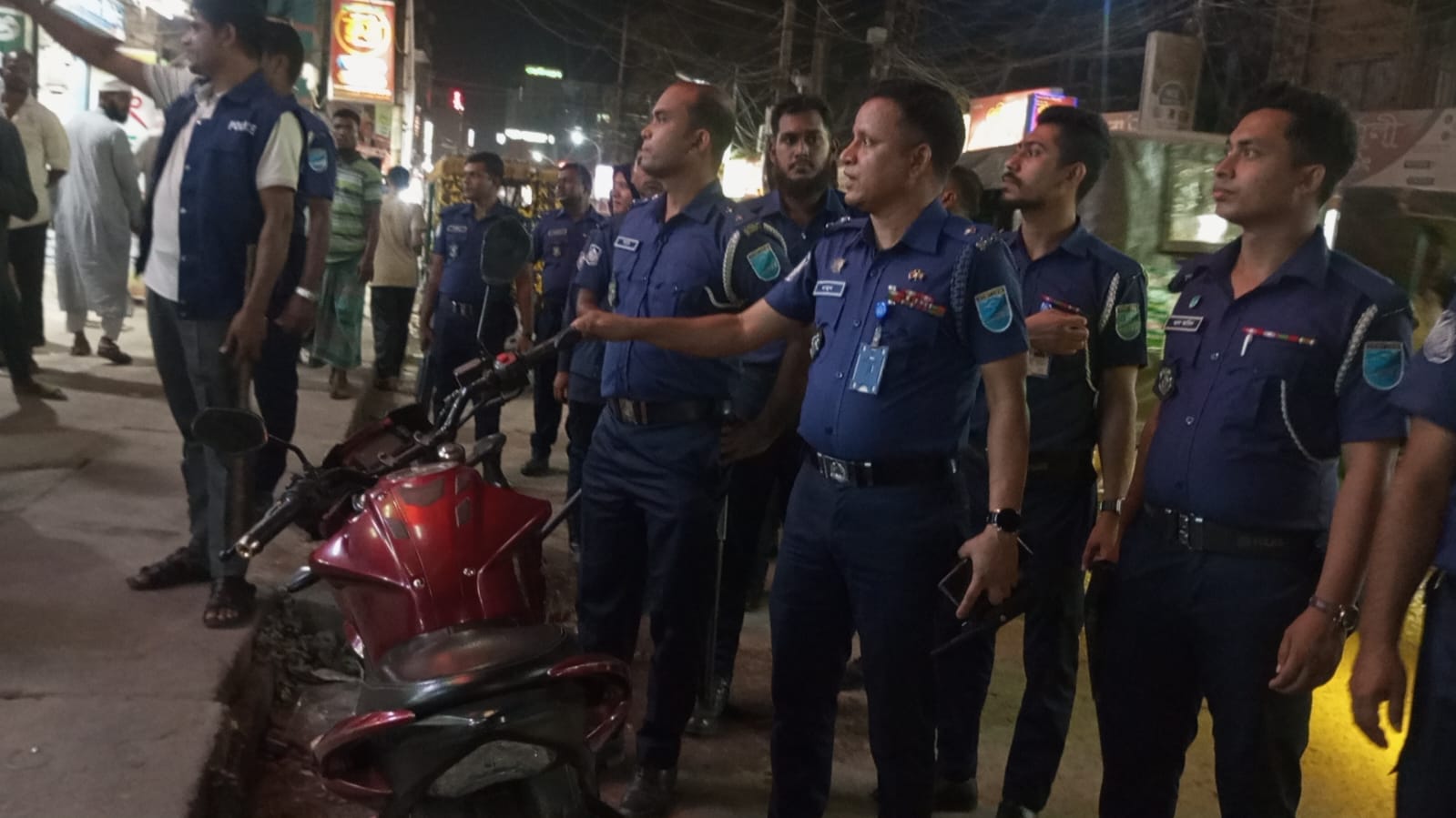 কিশোরগঞ্জে যানজট নিরসনে পুলিশের উদ্যোগ
