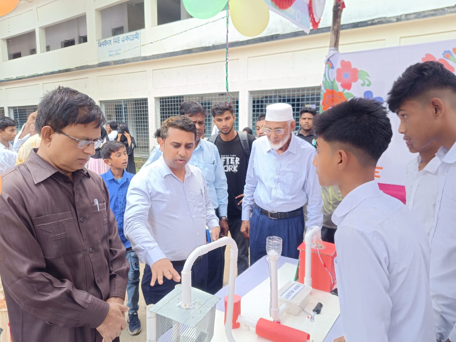 ঝিনাইদহে দিনব্যাপী আন্ত:স্কুল বিজ্ঞান মেলা অনুষ্ঠিত
