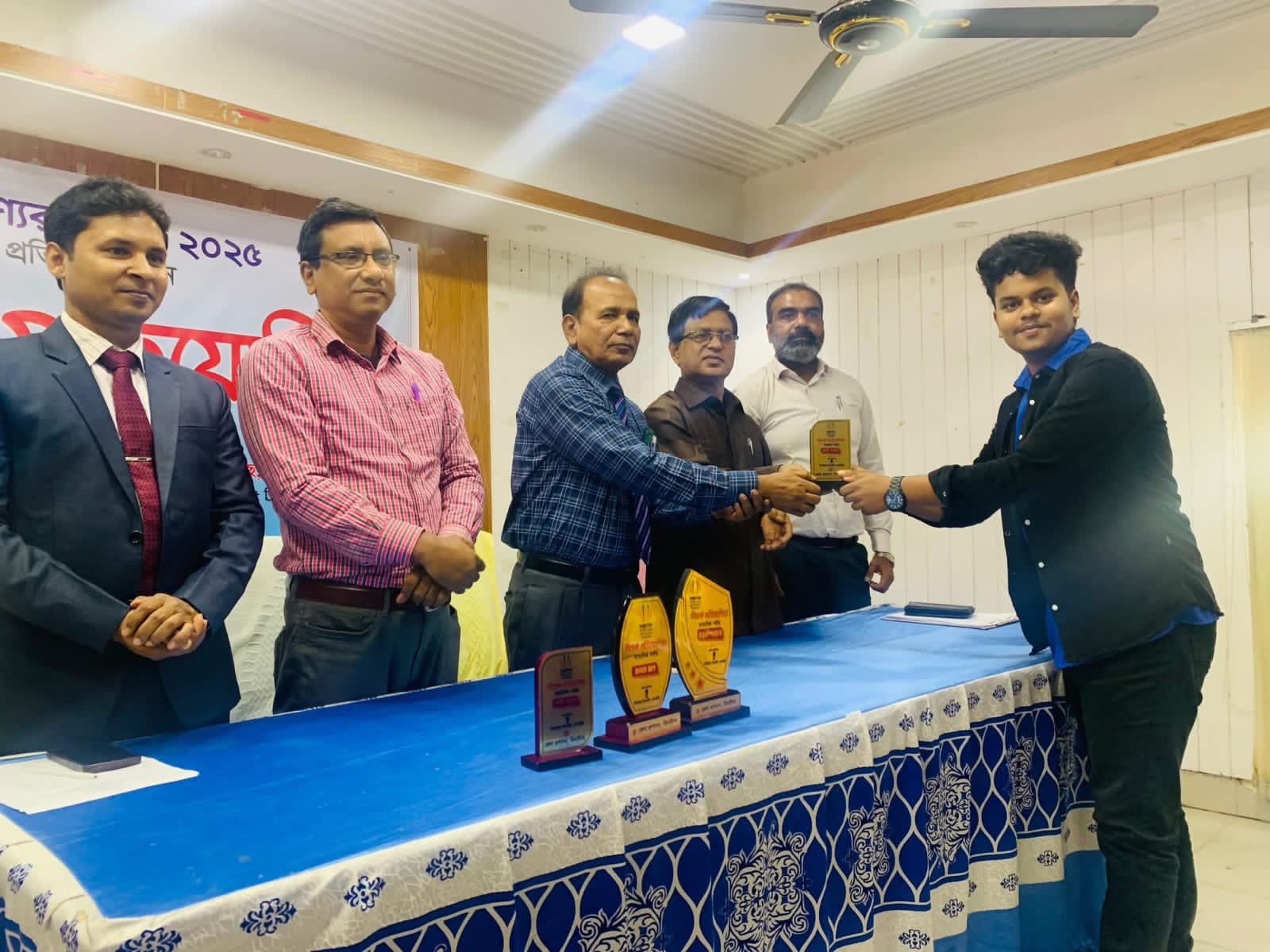 সরকারি কেশবচন্দ্র কলেজে বিতর্ক প্রতিযোগিতা অনুষ্ঠিত