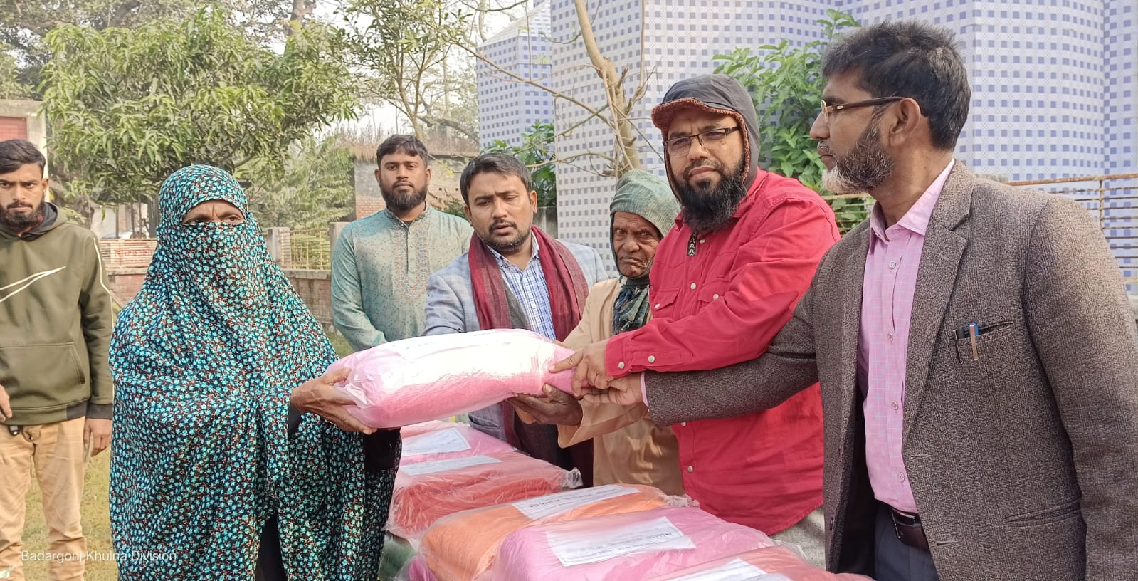 তারুণ্যের অগ্রযাত্রার’ উদ্যোগে ঝিনাইদহে হতদরিদ্রদের মাঝে কম্বল বিতরণ