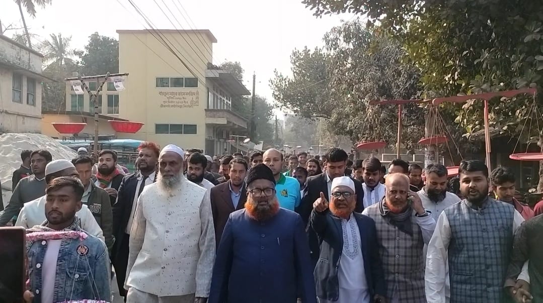 কোটচাঁদপুরে নির্বাচনী প্রচারণার প্রথম দিনেই অধ্যাপক মতিউর রহমানের দাঁড়িপাল্লার মিছিলে গণজোয়ার