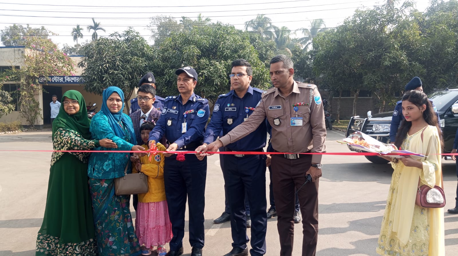 কিশোরগঞ্জ পুলিশ লাইন্স হাই স্কুলে নবীনবরণ ও বার্ষিক বনভোজন–২০২৬ অনুষ্ঠিত