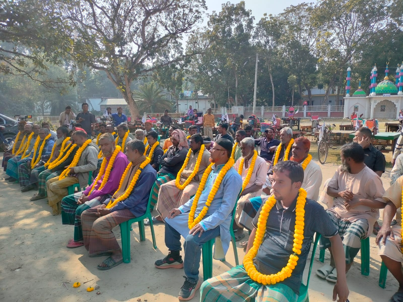 কোটচাঁদপুরের তালসার গ্রামে ১৩০ ভ্যান ও ইজিবাইক চালকের জামায়াতে ইসলামীতে যোগদান আগামী নির্বাচনে দাঁড়িপাল্লা প্রতীকে ভোট দিয়ে অধ্যাপক মতিয়ার রহমানকে জয়যুক্ত করার অঙ্গীকার