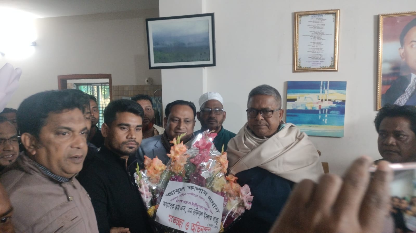 ৪৭ বছরের দেওয়াল ভেঙে শ্রীপুরের সন্তানের সংসদযাত্রা ফুলেল শুভেচ্ছায় নবনির্বাচিত সংসদ সদস্যকে বরণ