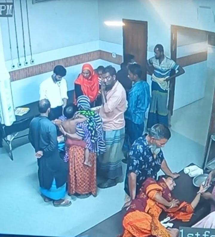 চুয়াডাঙ্গা সদর হাসপাতালের অব্যবস্থাপনা ও নিরাপত্তাহীনতায় রোগী-স্বজনদের চরম ভোগান্তি